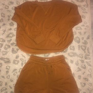 Lou & Grey sweat suit!